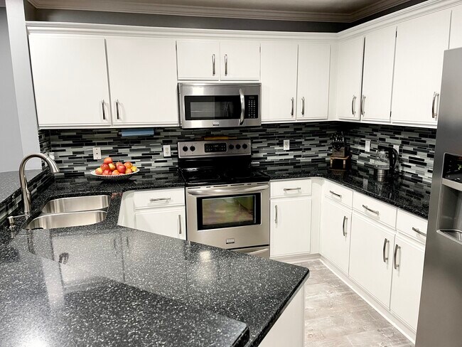 Kitchen - 3031 Poplar Creek Dr SE