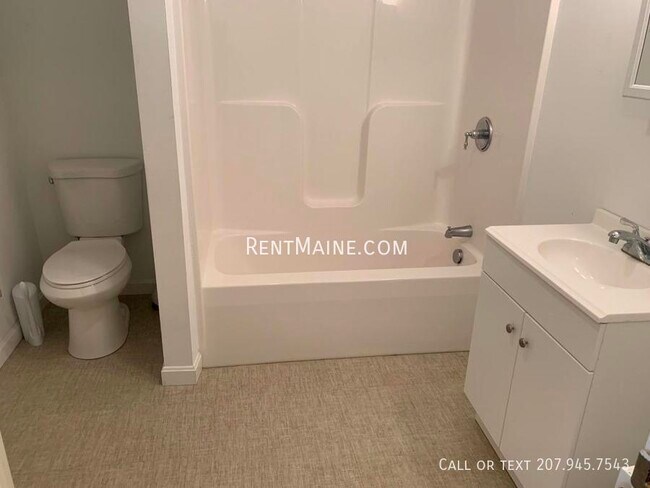 Building Photo - 27 Margin St