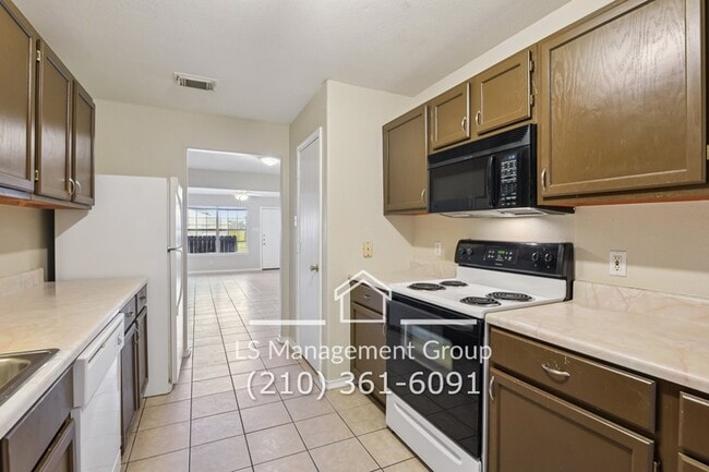 Building Photo - 7636 Oak Chase