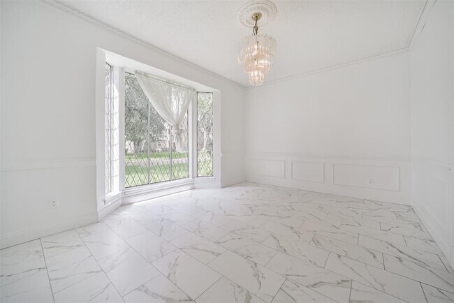 Building Photo - 15738 Fleetwood Oaks Dr