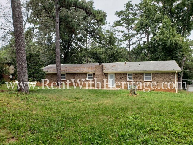 Building Photo - THIS IS A WONDERFUL.....BRICK RANCH STYLE HOME IN A GREAT NEIGHBORHOOD WITH GREAT SCHOOLS AND CLO...