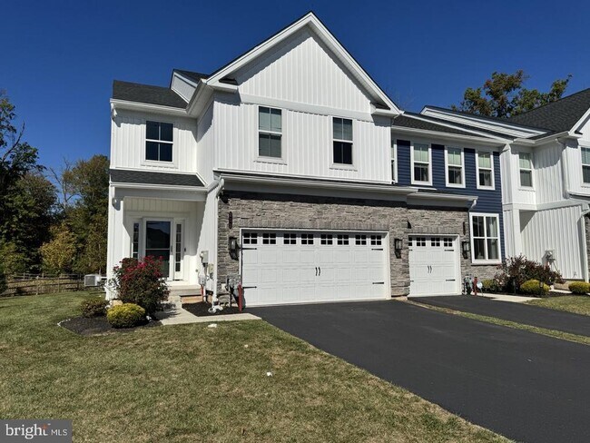 Building Photo - 213 Wynstone Ct