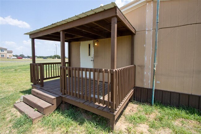 Building Photo - 11010 Faith Ln