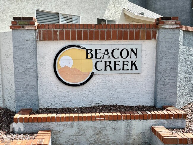 Building Photo - 413 W Renee Dr