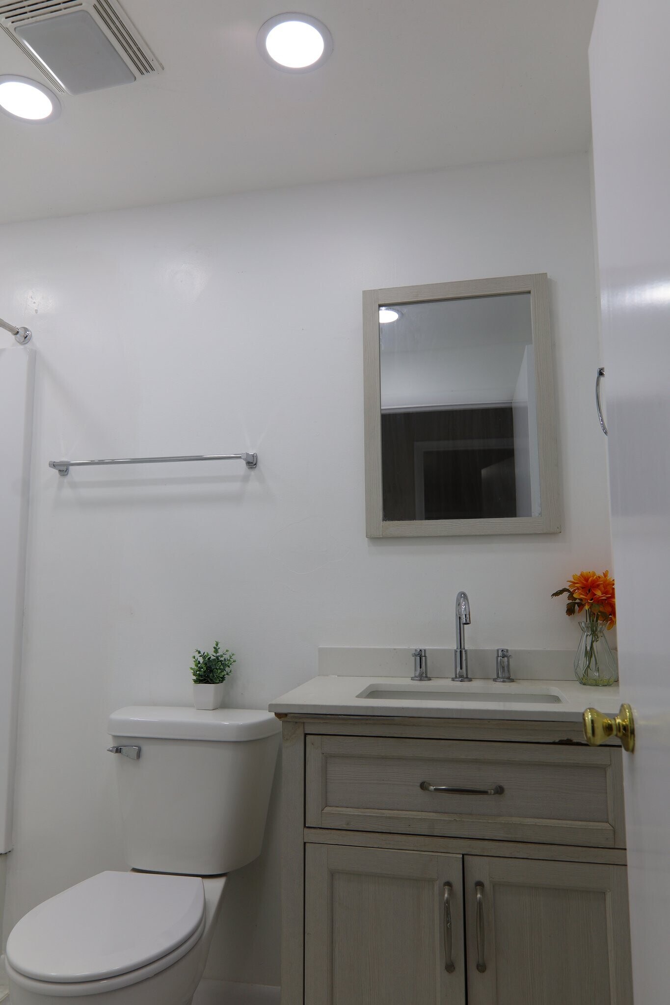 Building Photo - 5377 Flotron Dr