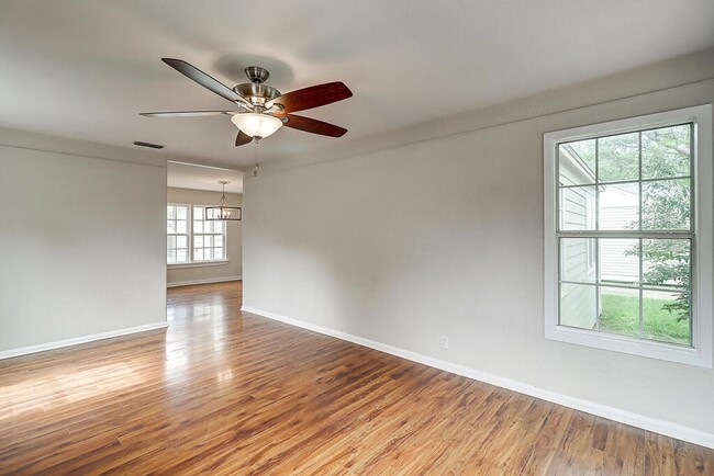 Building Photo - 722 Ralston Ave