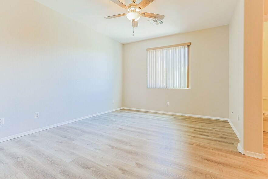 Building Photo - 125 N 22nd Pl