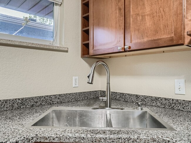 Building Photo - Cozy 3 Bed in the Highlands COMING SOON!!!!