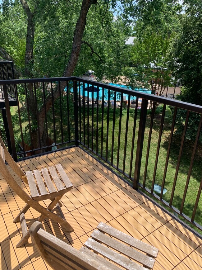 Building Photo - 2 Bed, 1 Bath Condo