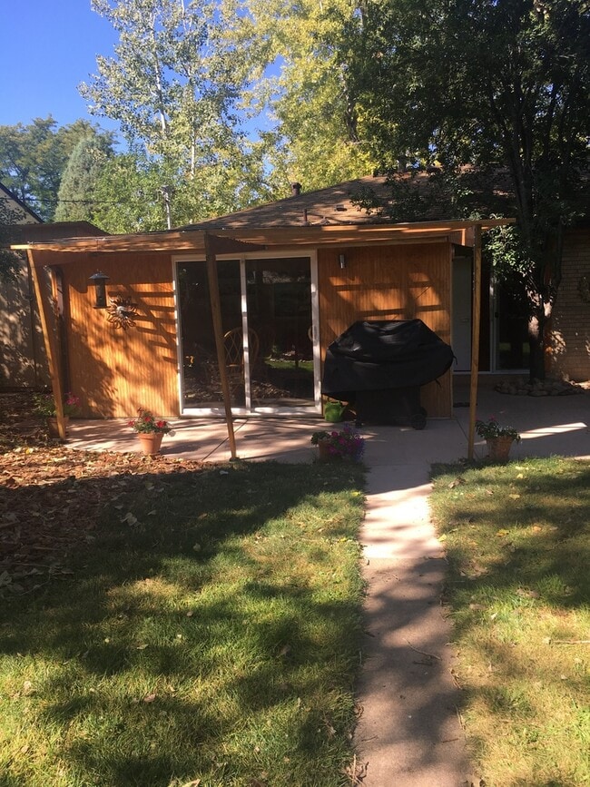 Building Photo - COMING SOON - Great Location - Close to Sw...