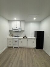 Building Photo - 13477 La Mesa Dr
