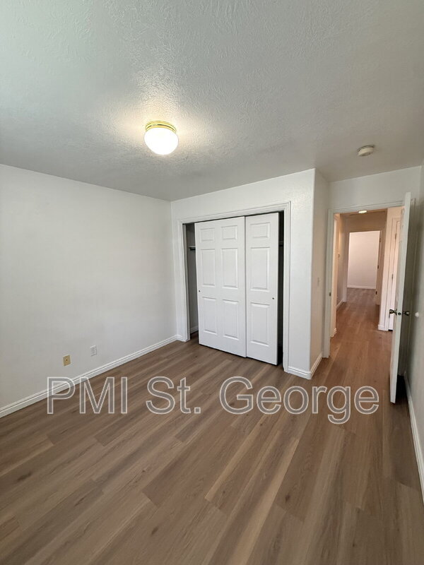 Building Photo - 2605 E 700 N