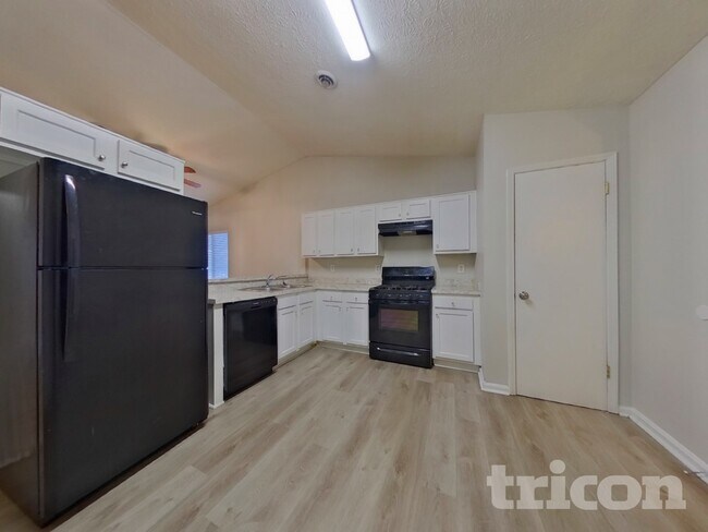 Building Photo - 3182 Lake Monroe Rd