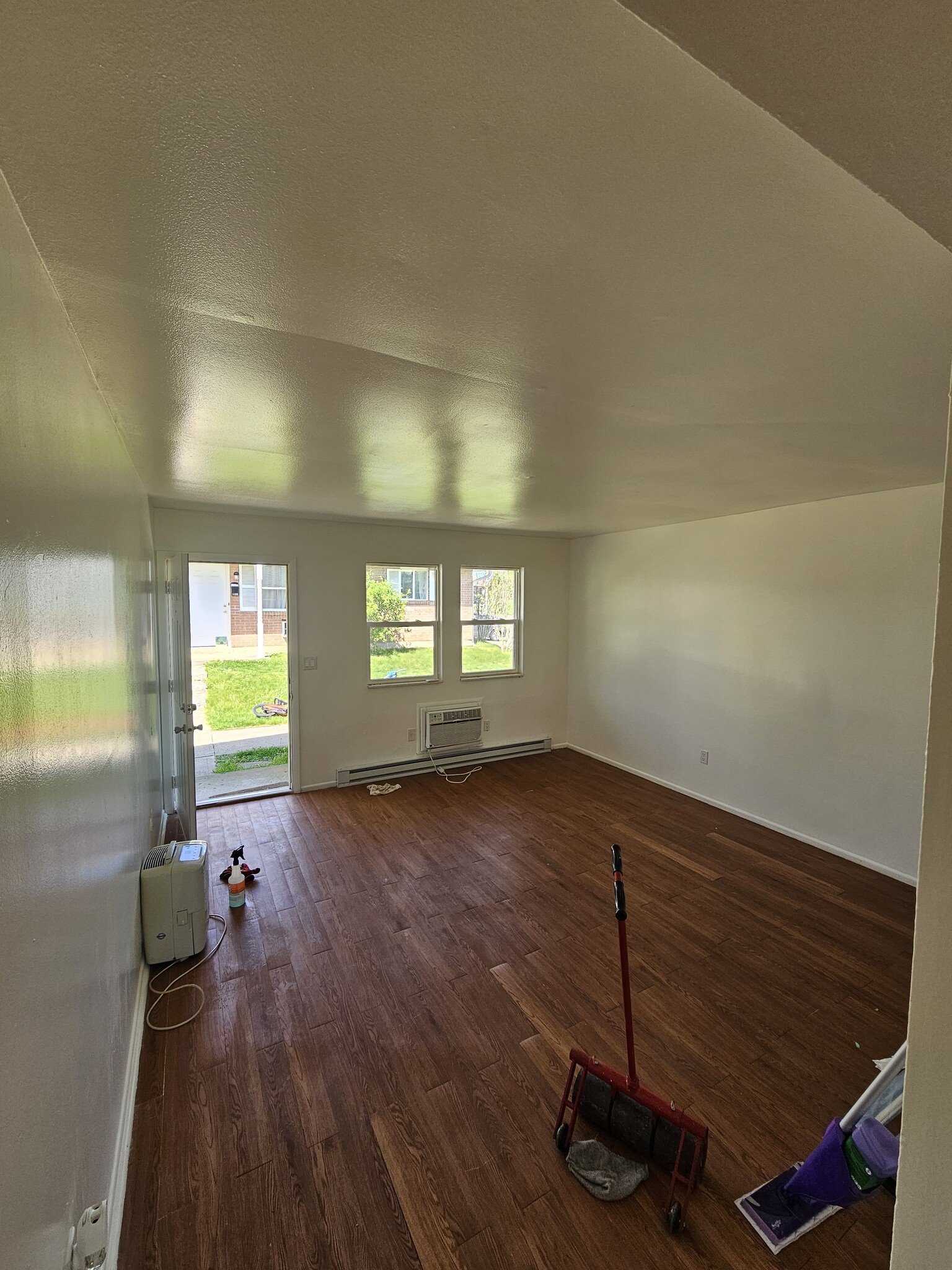 Building Photo - 5547 Fisher Dr