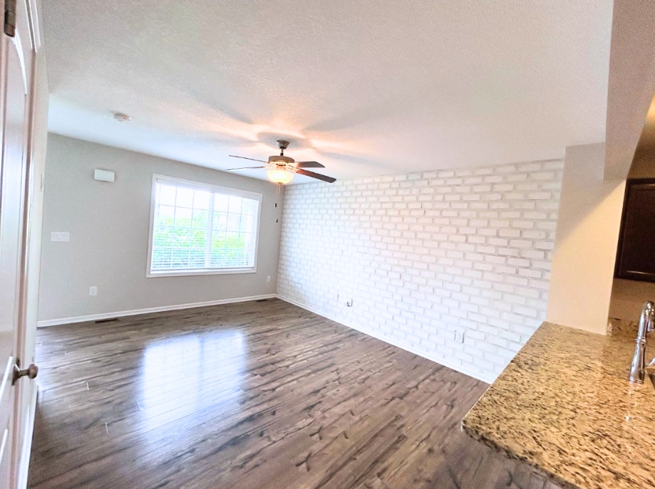 Building Photo - 711 Newport Pl