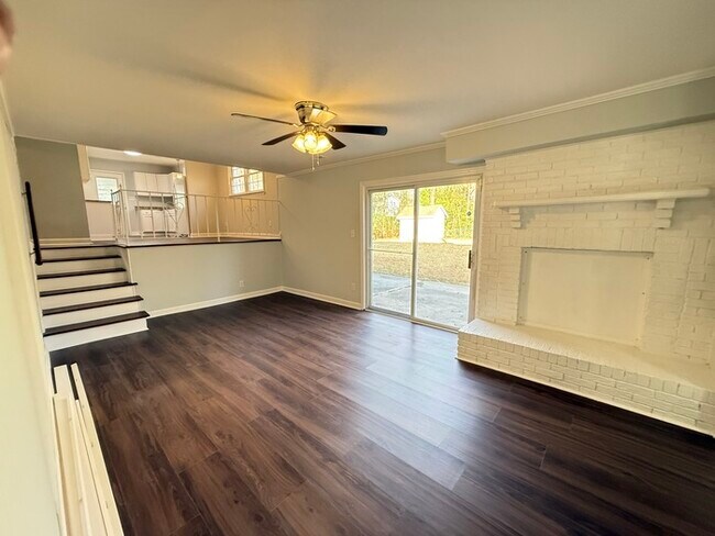 Building Photo - BIG House & BIG Fenced Yard. Plus Master Suite, Den, Shed, and More!