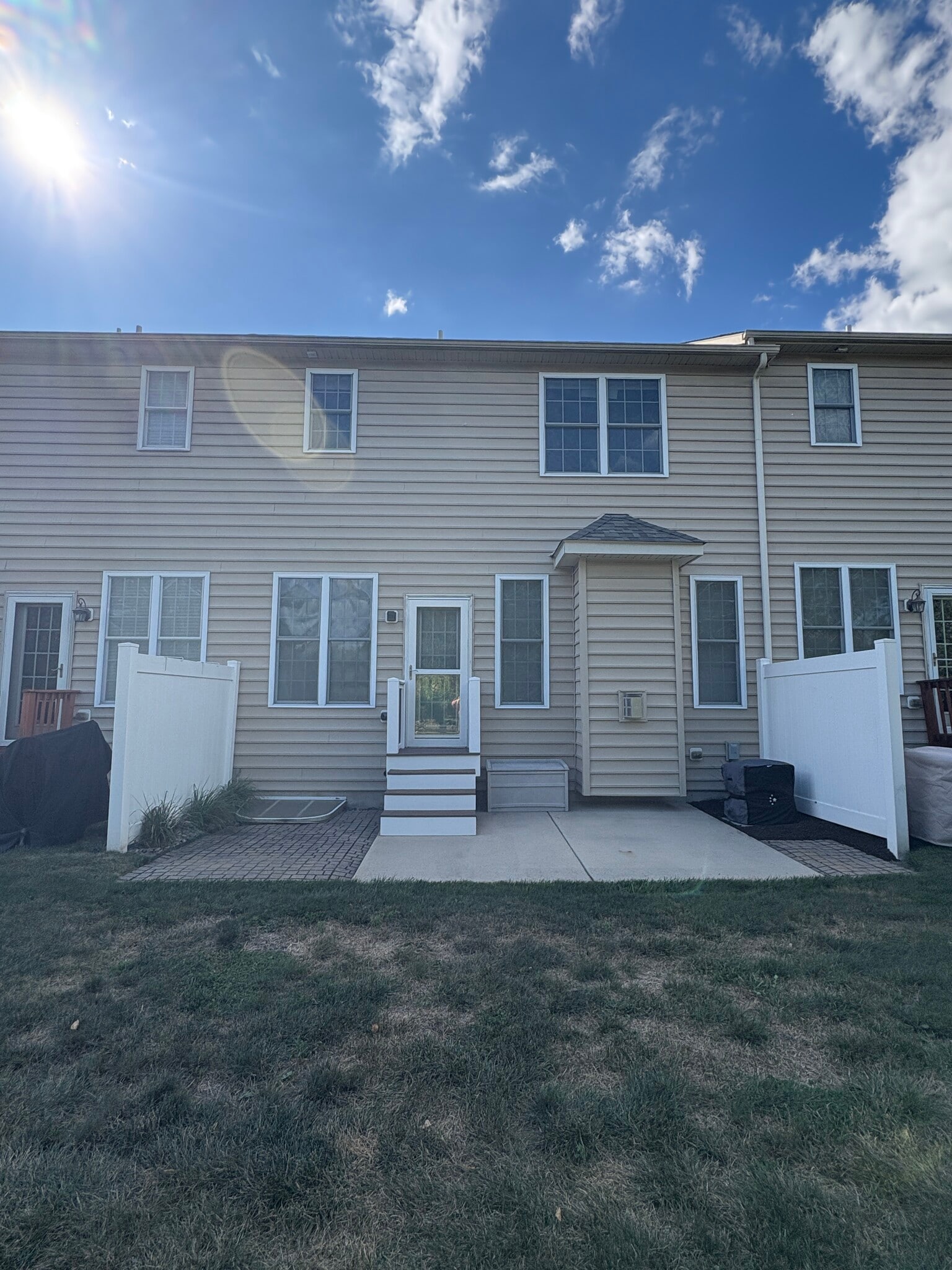 Building Photo - 906 Blue Meadow Dr