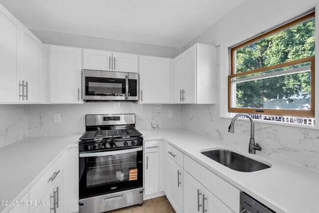 Building Photo - 879 Egret Dr
