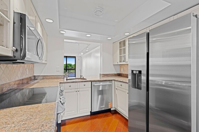 Building Photo - 1266 S Military Trail