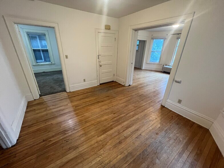 Building Photo - 221 N Livingston St