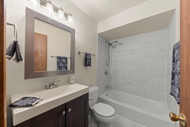 Building Photo - 509 Barnsdale Rd