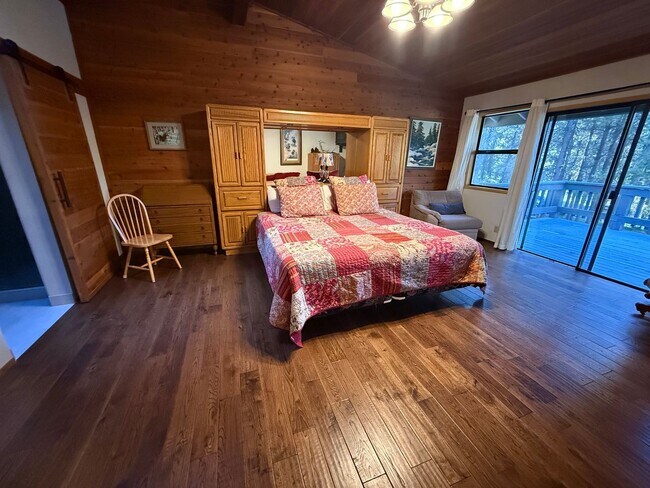 Building Photo - Furnished Riverfront Cabin on the Spring River – 4 Bedrooms, 3 Bathrooms 2,300 sq. ft. | Fully Fu...