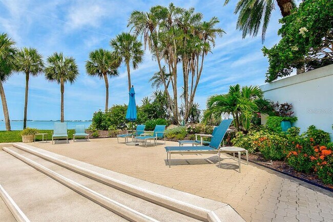 Building Photo - 988 Boulevard of the Arts