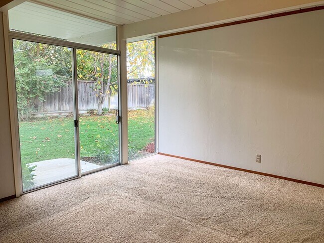 Building Photo - High-End San Jose 4 Bedroom Eichler!