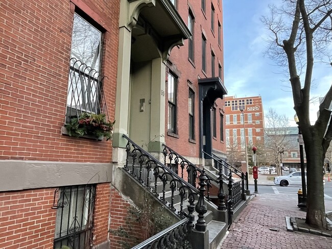 Building Photo - 58 E Springfield St