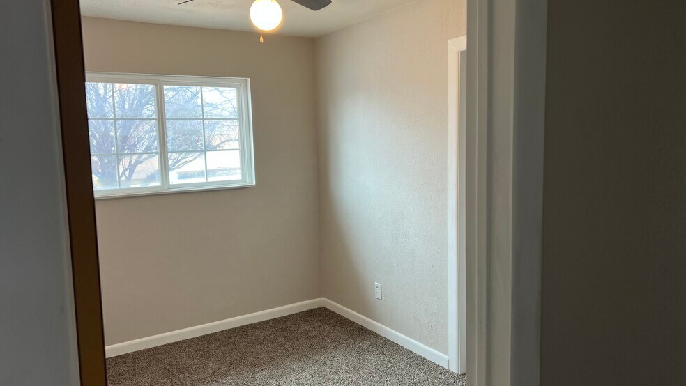 Building Photo - 3708 Sierra Vista Dr
