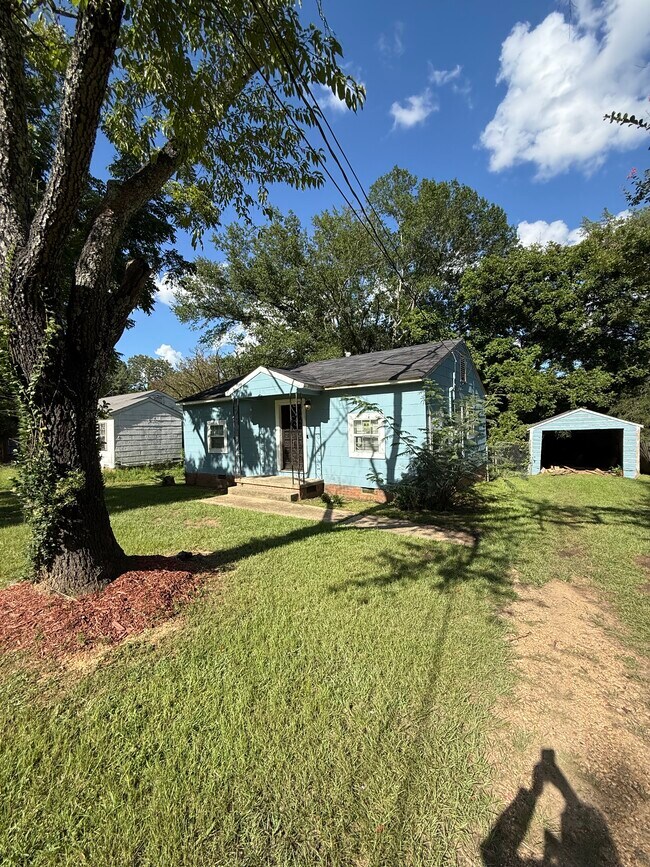 Building Photo - 2962 Greenwood Ave