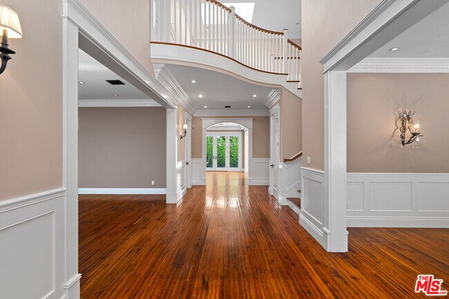Building Photo - 117 S Burlingame Ave