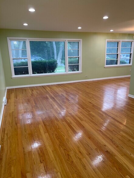 Building Photo - 634 Lawler Ave