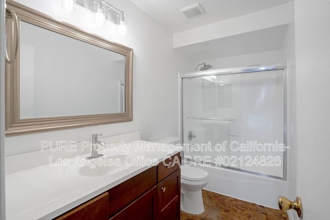 Building Photo - 525 S Ardmore Ave