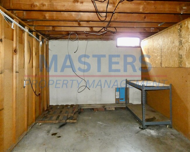 Building Photo - 135 Edgewood Dr