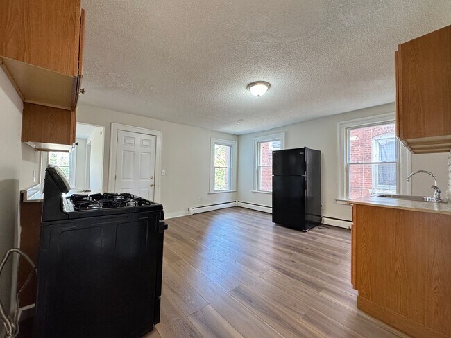 Building Photo - 312 Davenport Ave