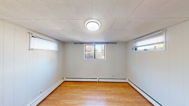 Building Photo - Winter Hill freshly renovated two bedroom ...