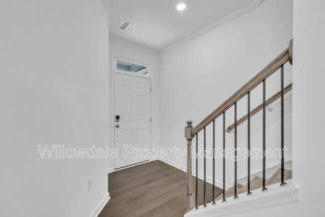 Building Photo - 749 Swim Cave Ln