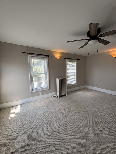 Building Photo - 1402 S State St