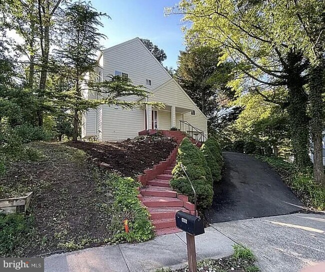 Building Photo - 1661 Cedar Hollow Way