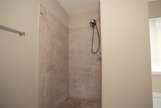 Building Photo - 5115 Summit Lodge Dr