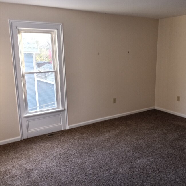 Building Photo - 43 Hawthorne St