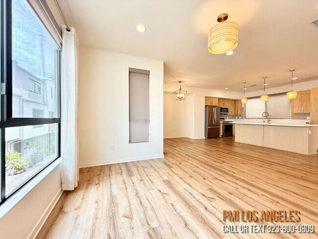 Building Photo - 10706 Octave Ln