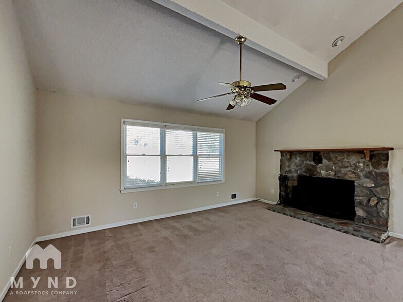 Building Photo - 3255 Sharon Ln