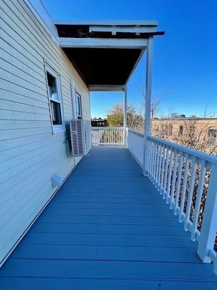 Building Photo - 22 Gardena St