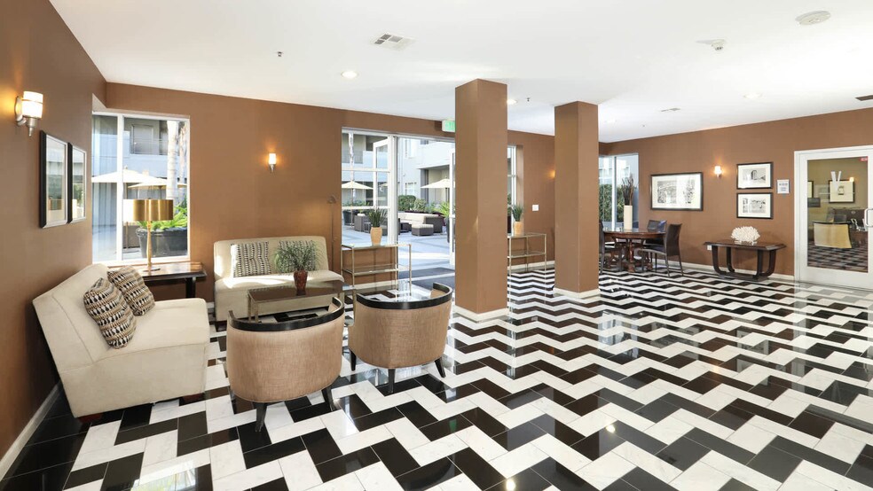 Victor On Venice Los Angeles Ca Apartment Finder