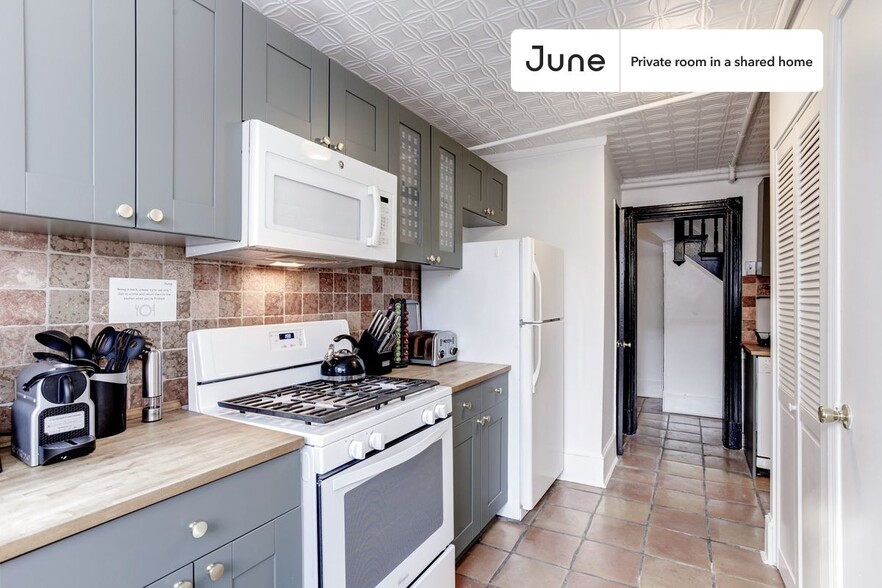 Building Photo - Room in Shared 4 bed/1.5 bath home in Capitol Hill