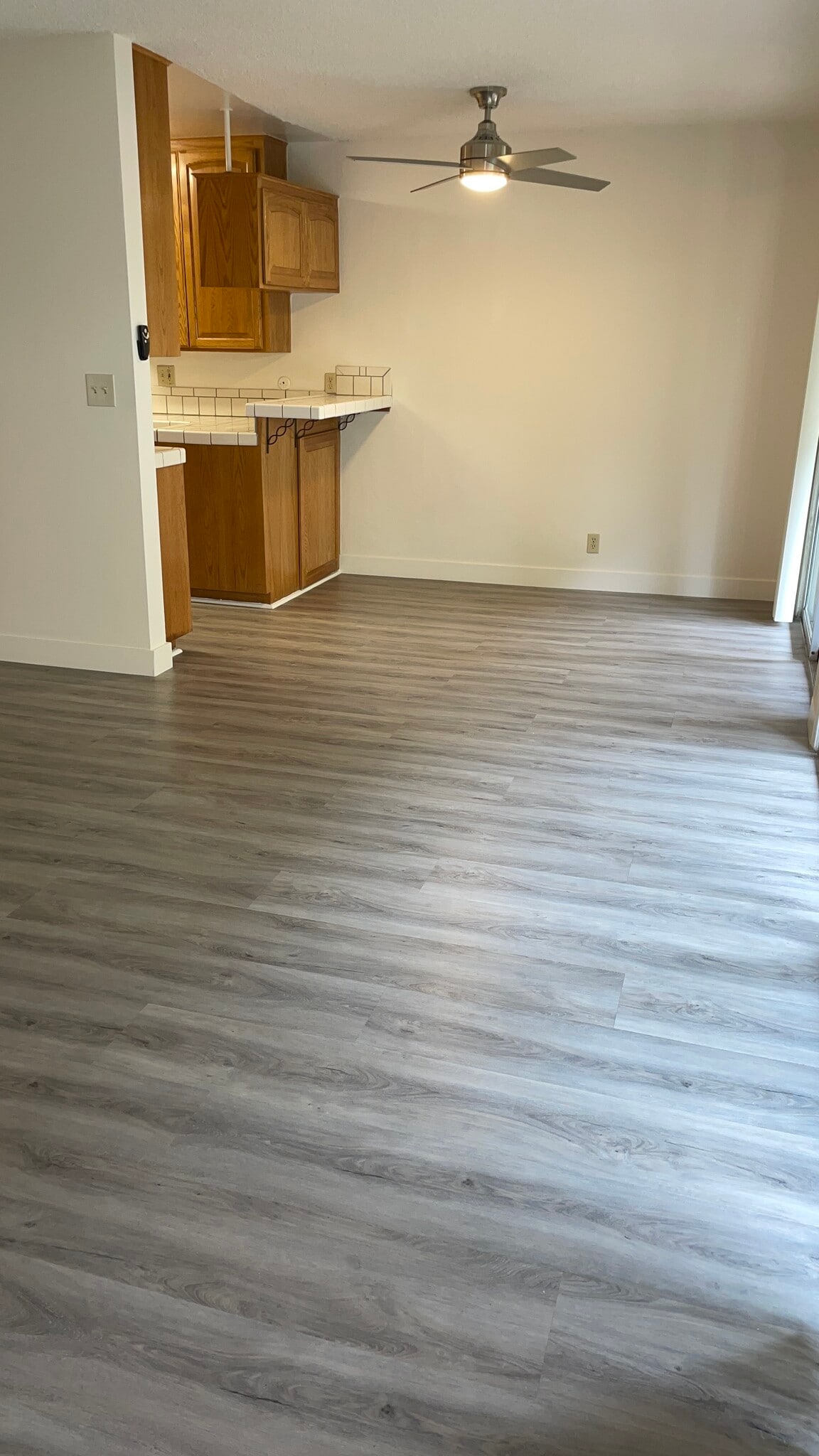 Building Photo - 17424 Burbank Blvd