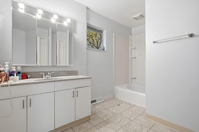 Building Photo - 4883 Stonehaven Dr