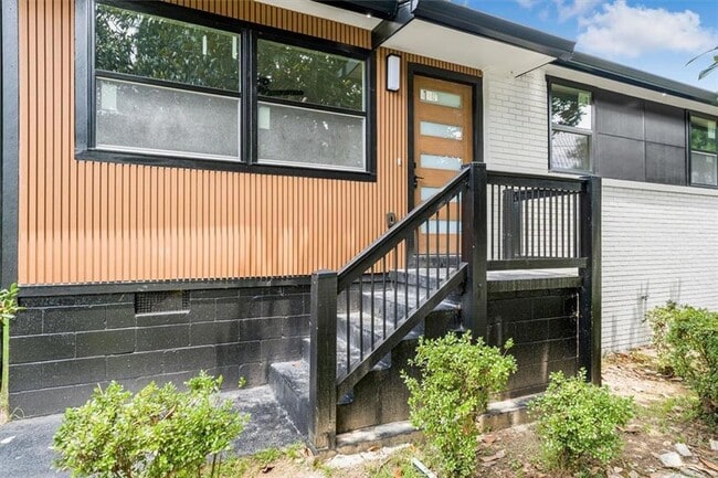 Building Photo - 2353 Clarissa Dr NW